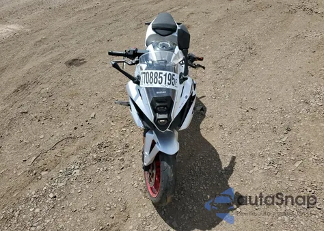 2024 Suzuki Gsx800 F z USA, uszkodzony, nr VIN JS1EM13B2R7103349